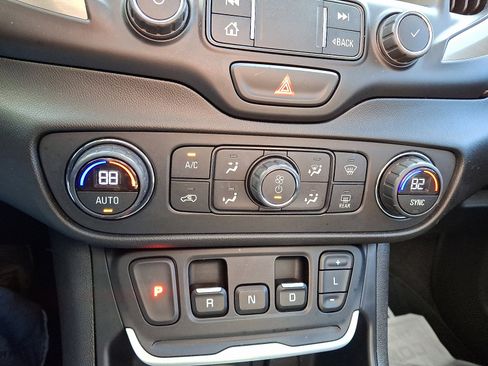 Used 2019 GMC Terrain Denali w/ Comfort Package image 15