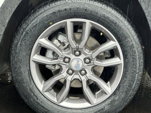 Used 2024 GMC Terrain SLT image 32