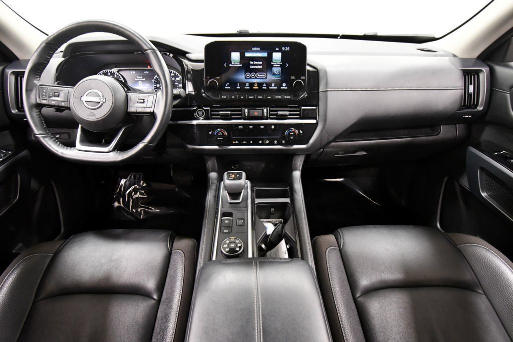 Used 2024 Nissan Pathfinder SL AWD/4WD image 3