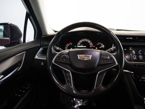 Used 2018 Cadillac XT5 Premium Luxury FWD image 13