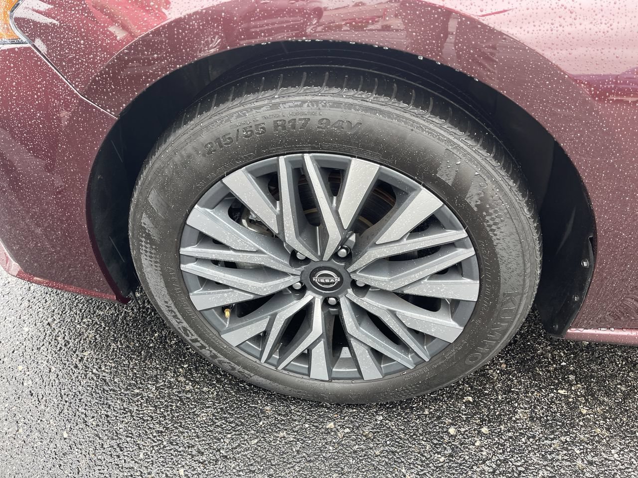 Used 2025 Nissan Altima 2.5 SV FWD image 31