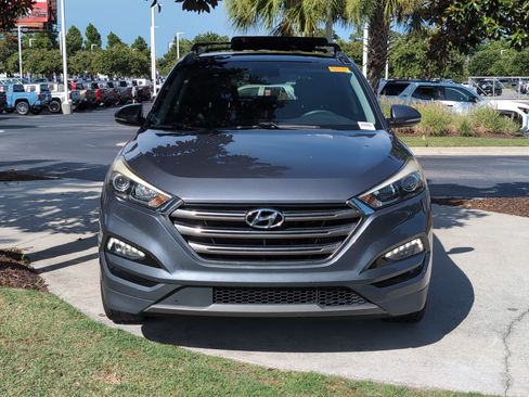 Used 2016 Hyundai Tucson Limited w/ Option Group 03 FWD image 3