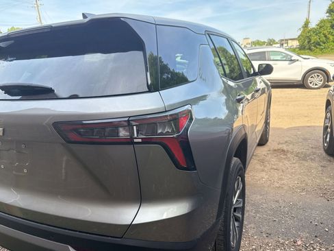 Used 2025 Chevrolet Equinox LT image 10