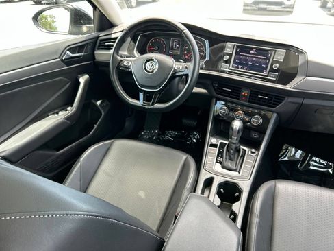 Used 2019 Volkswagen Jetta SE FWD image 9