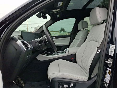 Used 2025 BMW X5 M60i w/ Climate Comfort Package image 13