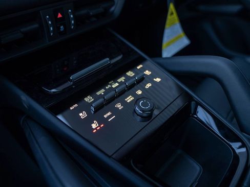 New 2026 Porsche Cayenne GTS image 23