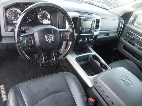 Used 2016 RAM 1500 Classic SLT w/ Luxury Group image 10