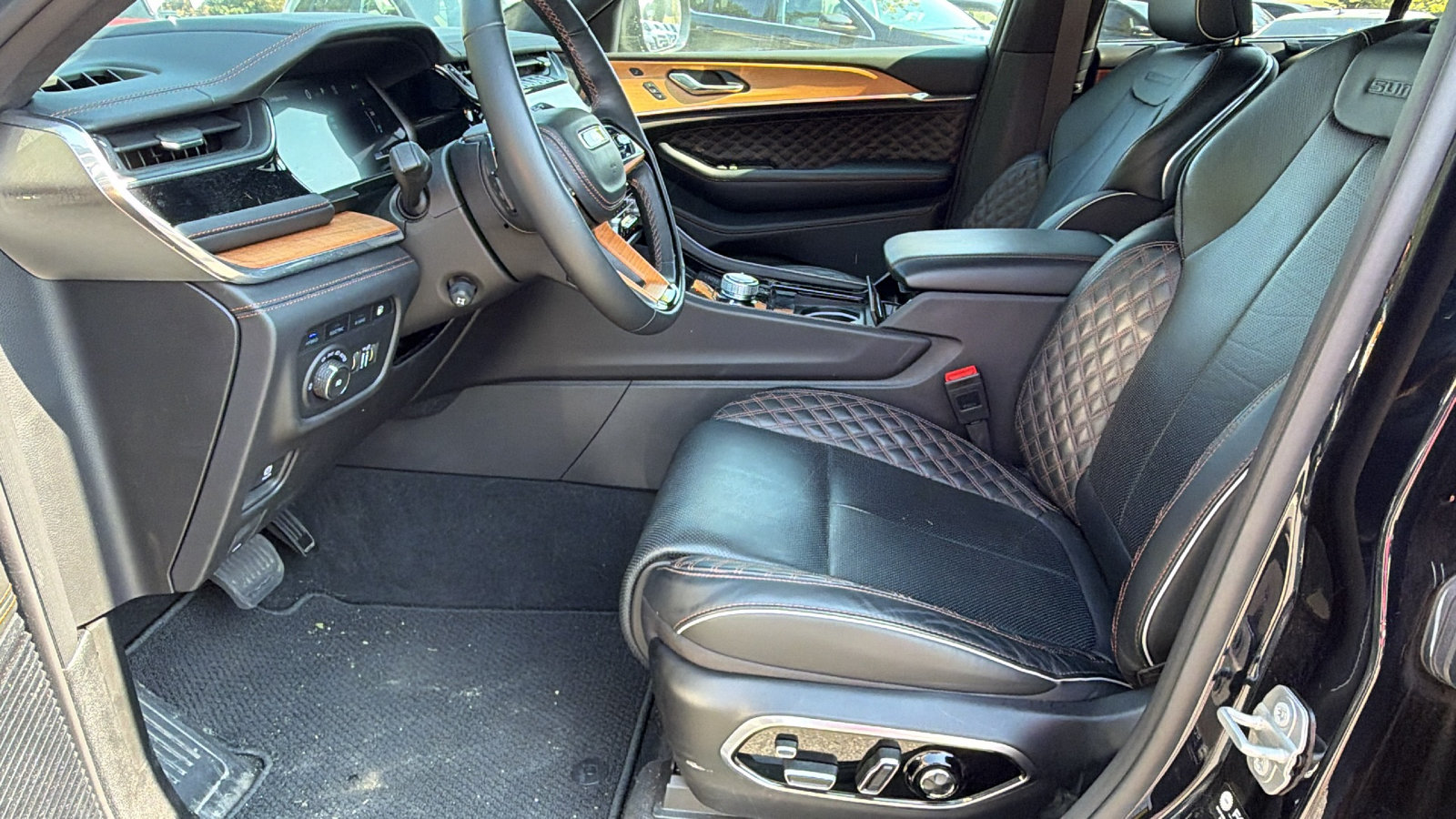 Used 2024 Jeep Grand Cherokee Summit AWD/4WD image 17