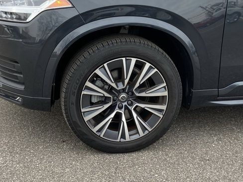Used 2022 Volvo XC90 T5 Momentum w/ Climate Package image 9