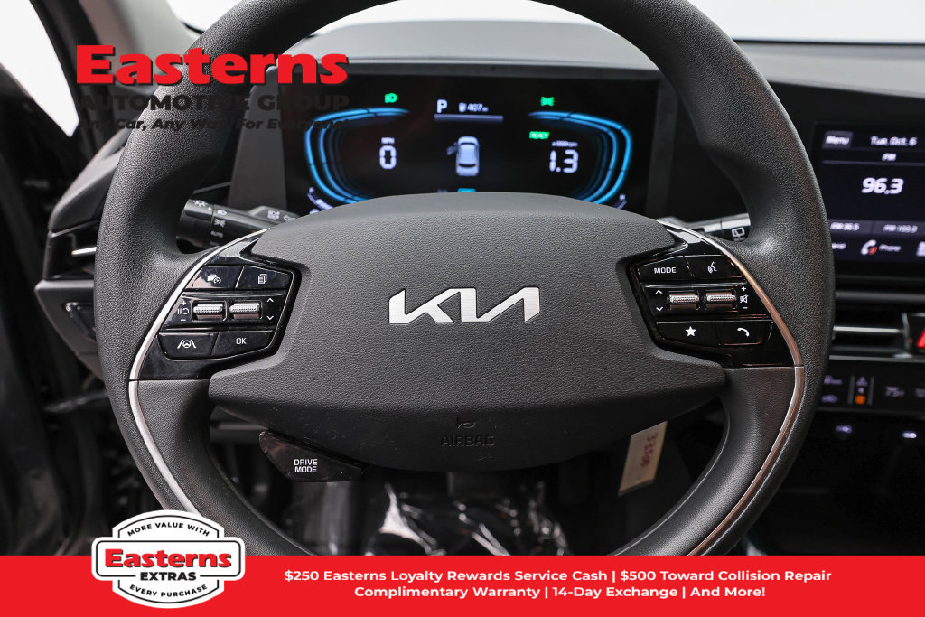 Used 2025 Kia Niro LX FWD image 11