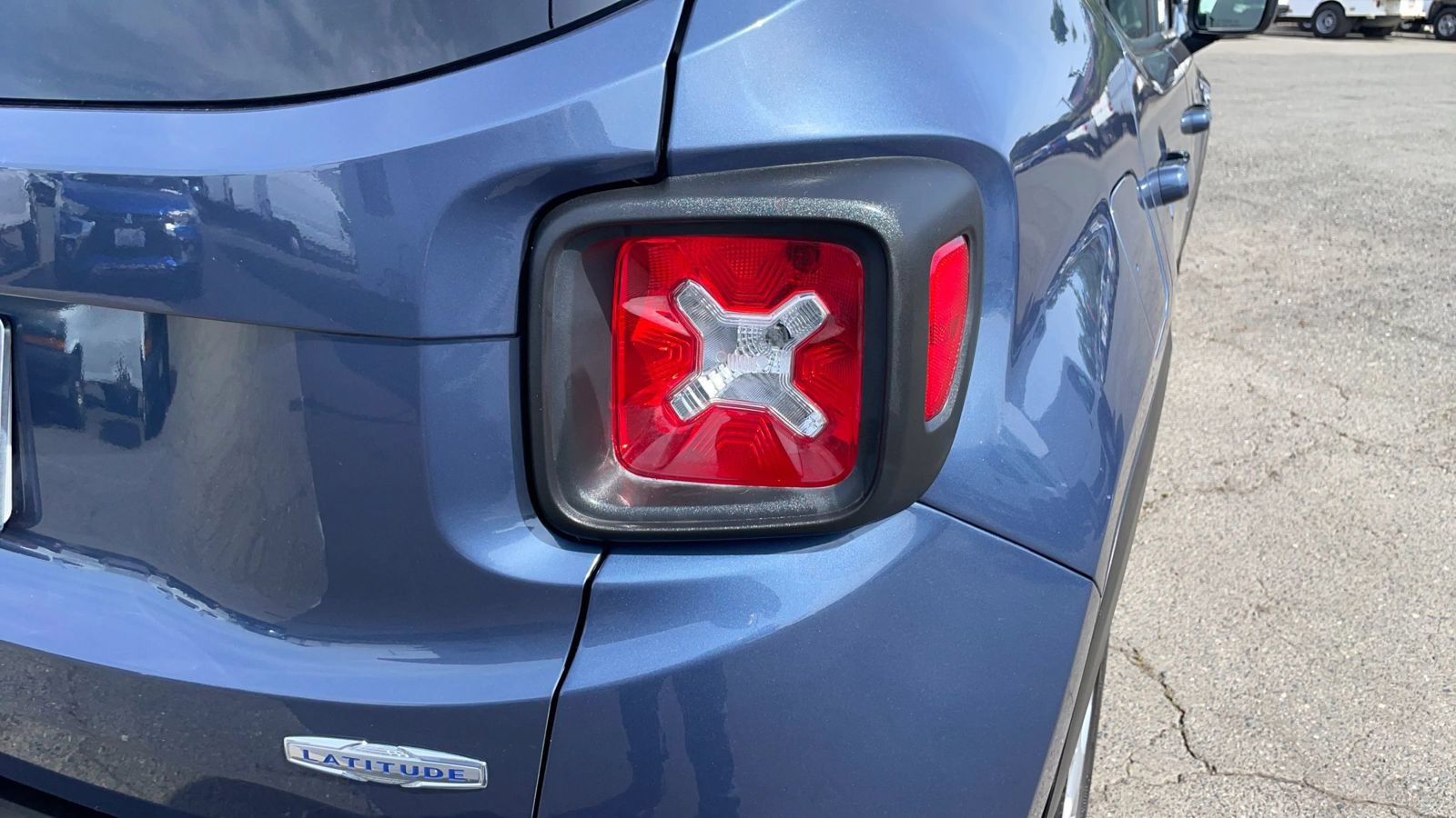 Used 2022 Jeep Renegade Latitude AWD/4WD image 41