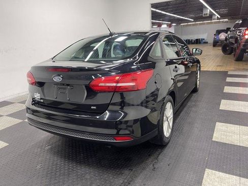 Used 2018 Ford Focus SE FWD image 4