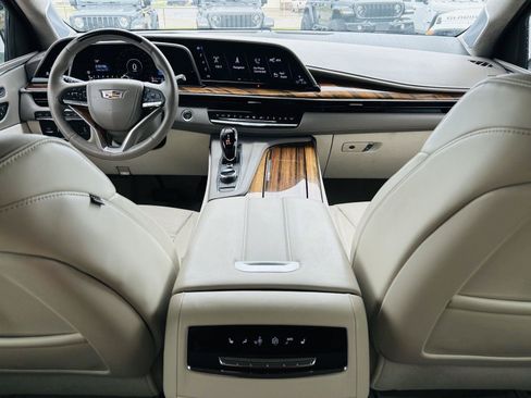 Used 2024 Cadillac Escalade Sport Platinum AWD/4WD image 31