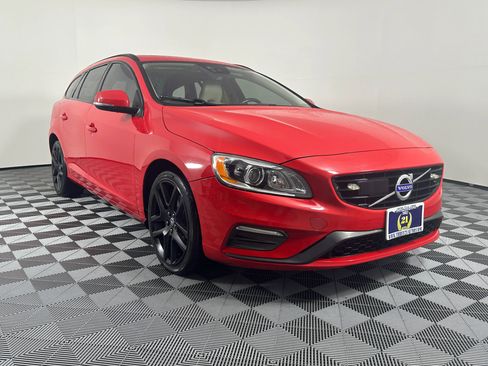 Used 2018 Volvo V60 T5 Dynamic w/ Vision Package image 6