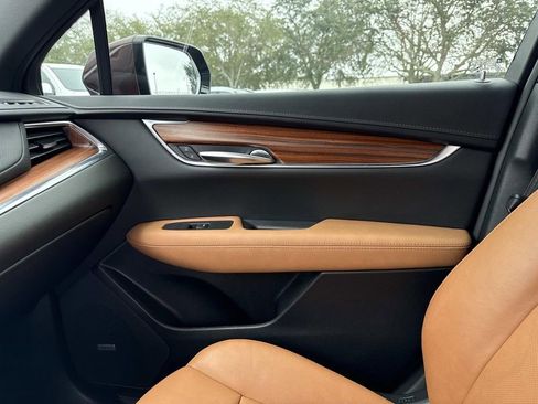 Certified 2022 Cadillac XT5 Premium Luxury image 21