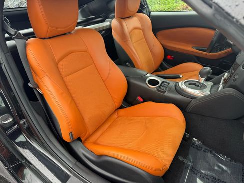 Used 2010 Nissan 370Z Touring image 31