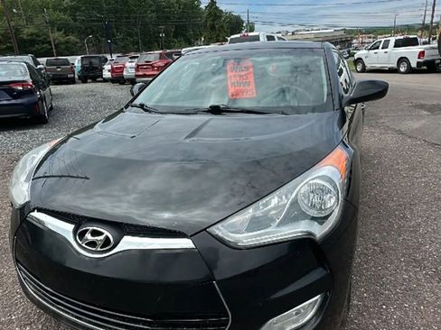 Used 2012 Hyundai Veloster w/ Style Pkg FWD image 1