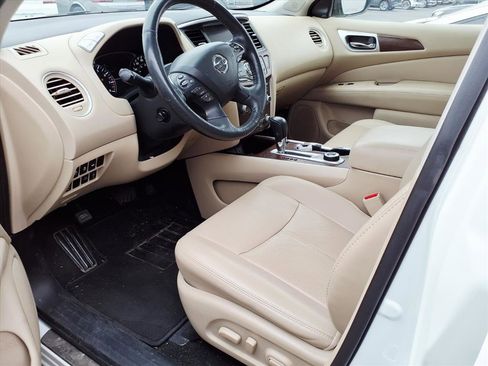 Used 2020 Nissan Pathfinder Platinum image 5