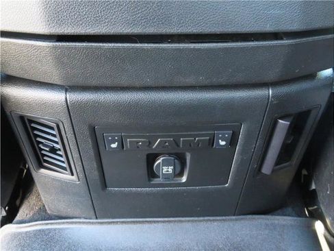 Used 2018 RAM 2500 Laramie w/ Off Road Package image 31