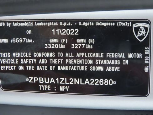 Used 2022 Lamborghini Urus image 36