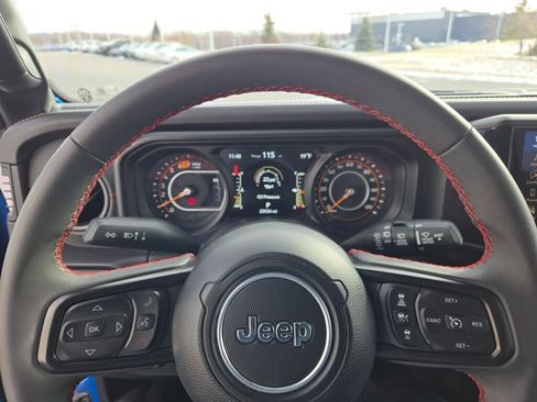 Used 2025 Jeep Wrangler Unlimited Rubicon AWD/4WD image 32