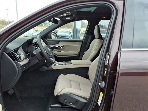 New 2026 Volvo XC90 B6 Ultra w/ Protection Package Premier AWD/4WD image 11