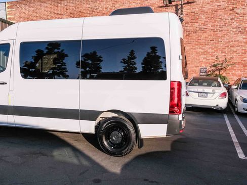 Used 2024 Mercedes-Benz Sprinter 2500 image 5