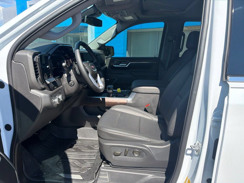 Used 2026 GMC Sierra 1500 SLT w/ SLT Premium Package AWD/4WD image 12