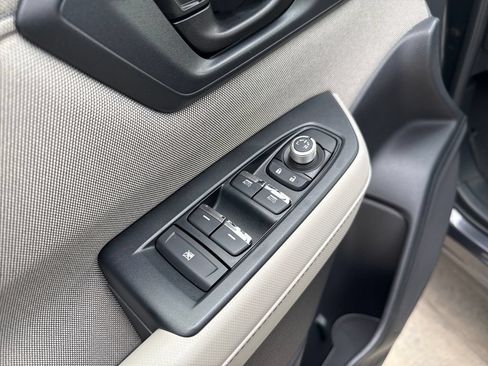 Used 2025 Subaru Forester Premium AWD/4WD image 11