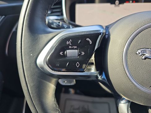 Used 2023 Jaguar F-PACE S image 21