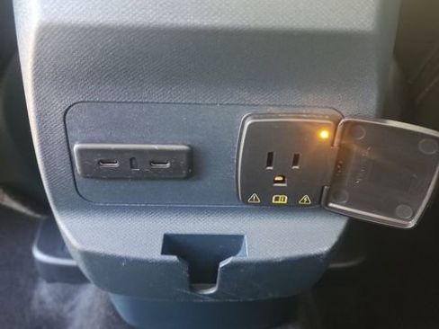 Used 2025 Ford Maverick Lariat w/ Black Appearance Package image 25