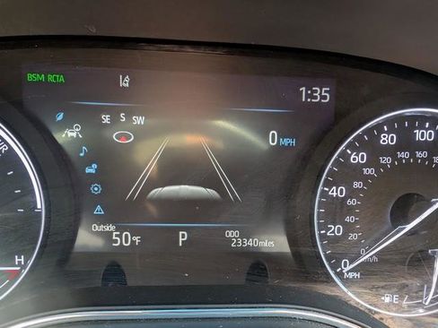 Used 2022 Toyota Avalon XSE image 12