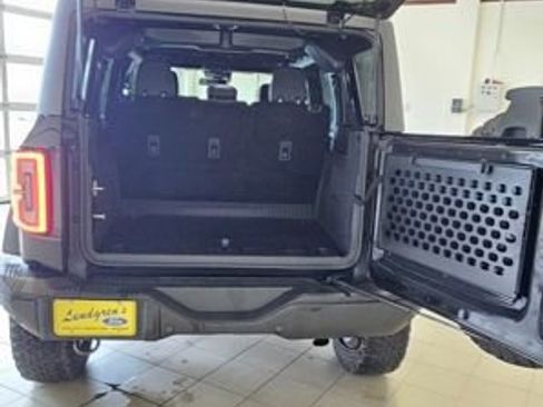 Used 2023 Ford Bronco Badlands image 6