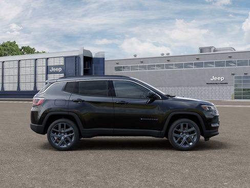 New 2026 Jeep Compass Latitude AWD/4WD image 12