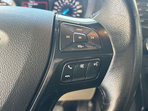 Used 2016 Ford Explorer XLT image 21