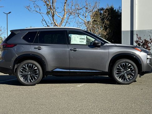 New 2026 Nissan Rogue Platinum w/ Platinum Premium Package image 3