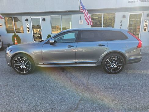 Used 2018 Volvo V90 T6 Cross Country w/ Convenience Package AWD/4WD image 7