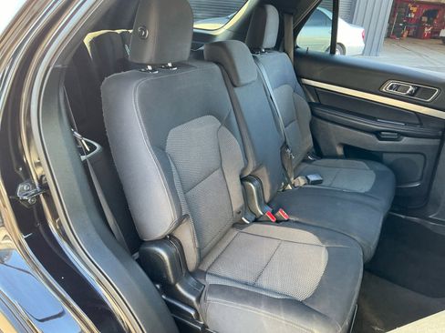 Used 2019 Ford Explorer XLT image 20
