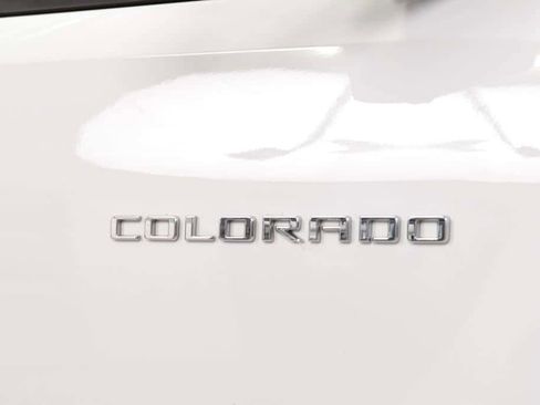 Used 2024 Chevrolet Colorado Z71 w/ Z71 Convenience Package 2 AWD/4WD image 16