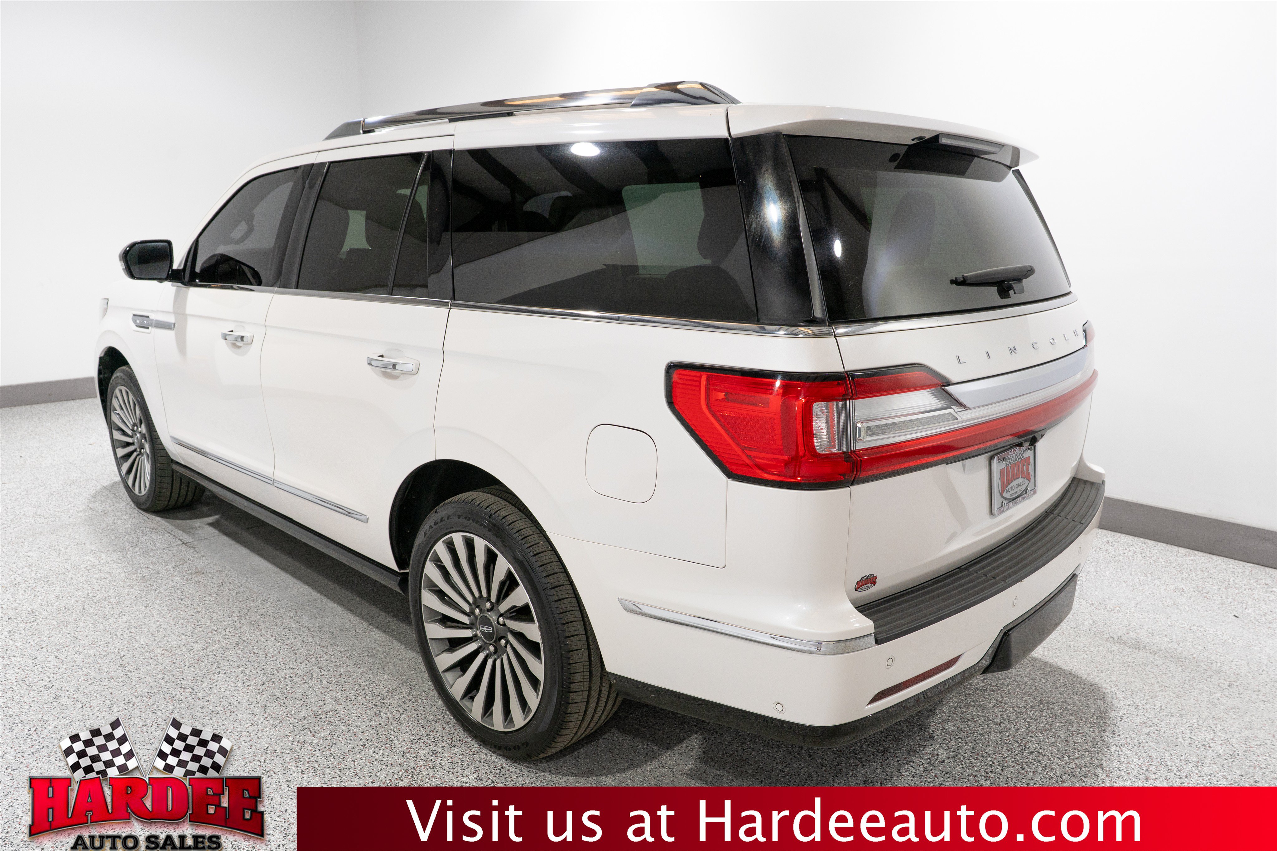 Used 2019 Lincoln Navigator Reserve AWD/4WD image 3