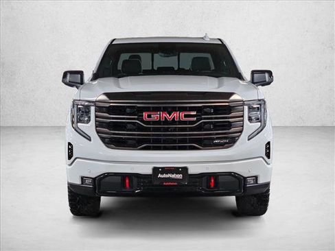 Used 2022 GMC Sierra 1500 AT4X image 2