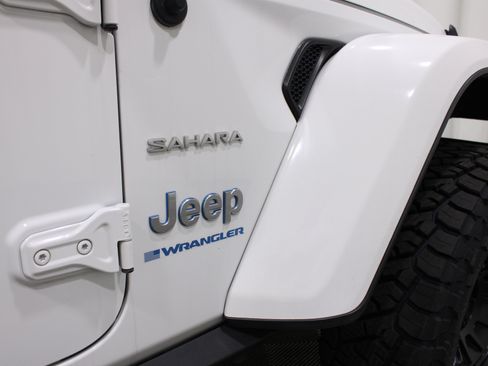 Used 2023 Jeep Wrangler Unlimited Sahara AWD/4WD image 27