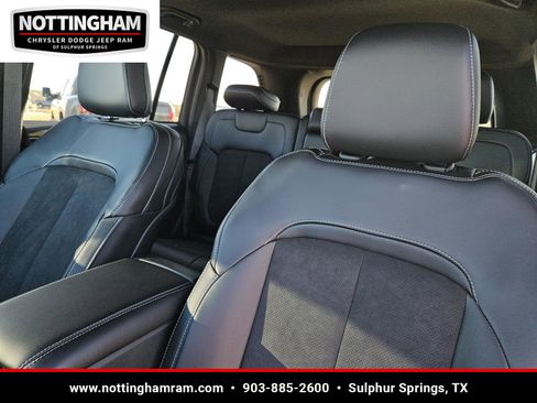 New 2025 Jeep Grand Cherokee Altitude image 19