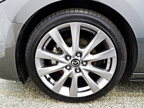 Used 2019 MAZDA MAZDA3 AWD Sedan w/ Preferred Package image 18