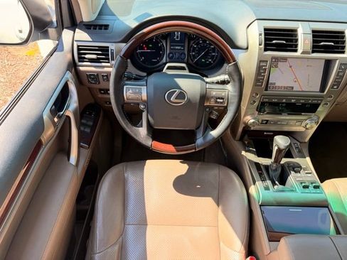 Used 2019 Lexus GX 460 Luxury AWD/4WD image 15