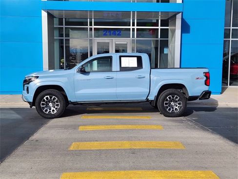 Used 2025 Chevrolet Colorado Z71 w/ Z71 Convenience Package 2 image 4