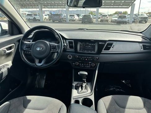 Used 2018 Kia Niro LX FWD image 16