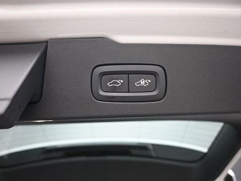 Used 2025 Volvo V60 B5 Cross Country Plus AWD/4WD image 32