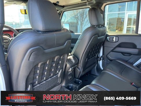 Used 2023 Jeep Gladiator Rubicon w/ Trailer Tow Package image 15