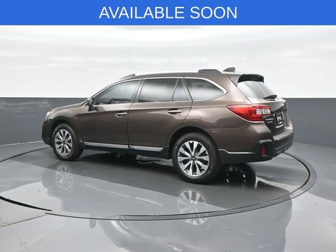 Used 2019 Subaru Outback 2.5i Touring w/ Popular Package #3A image 5